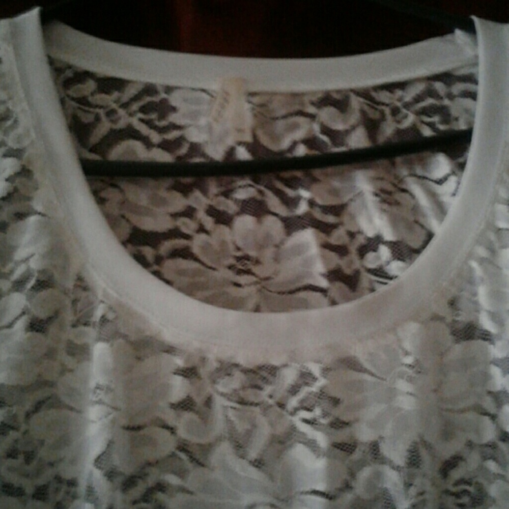 Shirt - Picture 2 of 4